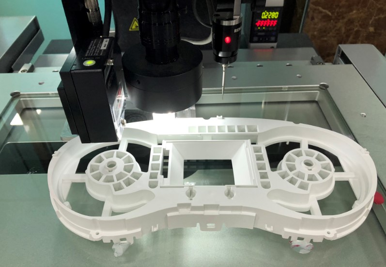 影像測量儀對汽車儀表盤進(jìn)行高效檢測(圖1) 影像測量儀對汽車儀表盤進(jìn)行高效檢測(圖1)