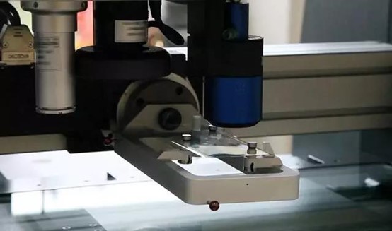 面對(duì)3D曲面玻璃，如何才能做到精準(zhǔn)測(cè)量？(圖2)